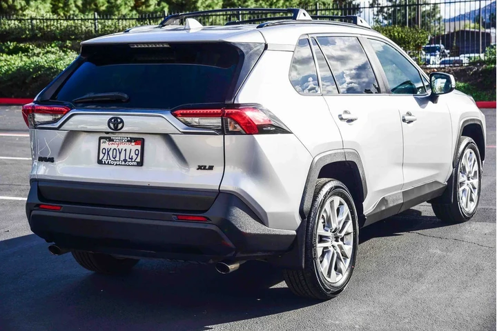 $26491 : Toyota RAV4 2024 XLE Premium image 6