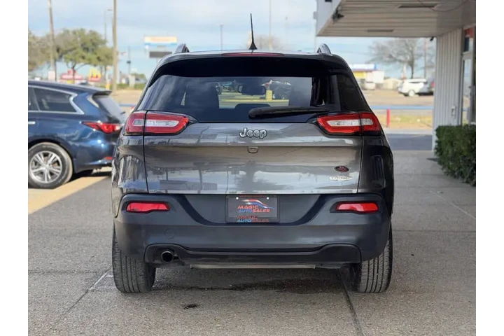 $11900 : 2017 Cherokee Latitude image 8