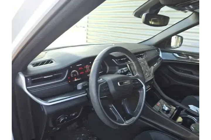 $26500 : Jeep Grand Cherokee 2023 4x2 image 8