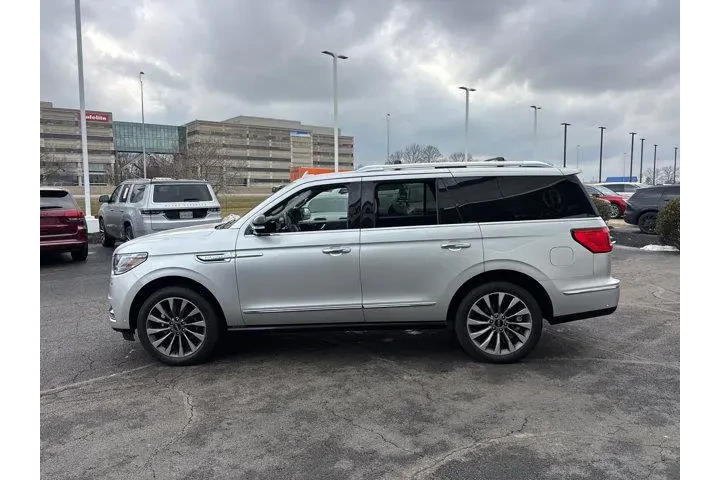 $32985 : Lincoln Navigator 2019 4x4 S image 4