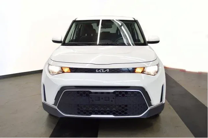 $16694 : Kia Soul 2024 LX 4dr Crossov image 3
