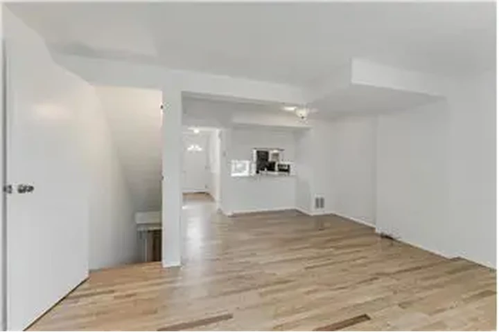 $2900 : Rental property with 2 bedro image 6