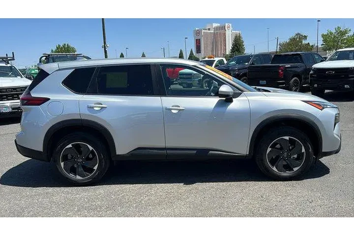 $24984 : Nissan Rogue 2024 AWD SV 4dr image 4