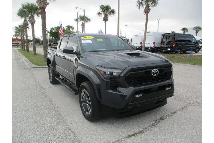 $38995 : Toyota Tacoma 2024 4x2 SR5 4 image 1