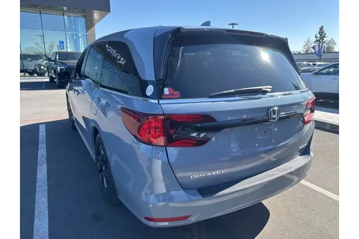 $34900 : Honda Odyssey 2023 Sport 4dr image 2