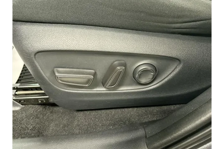 $20211 : Toyota RAV4 2019 AWD XLE 4dr image 10