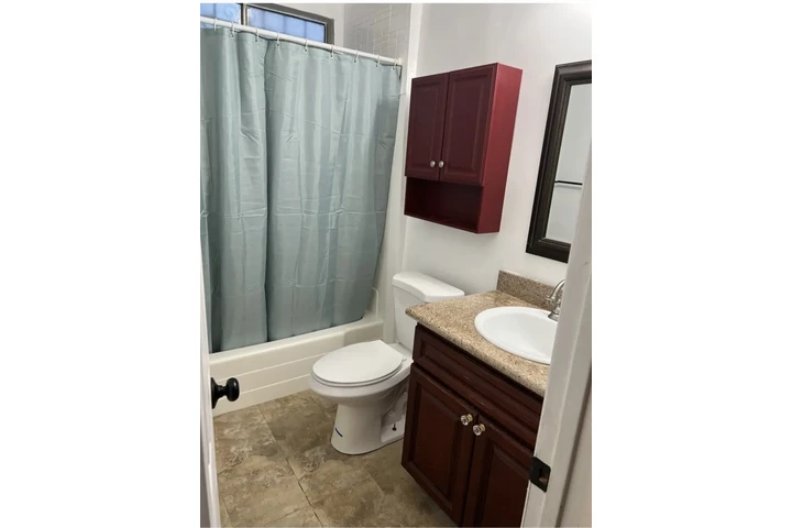 $1500 : Single en Compton image 3