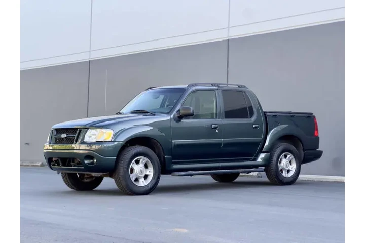 $9940 : 2004 Explorer Sport Trac Adre image 1