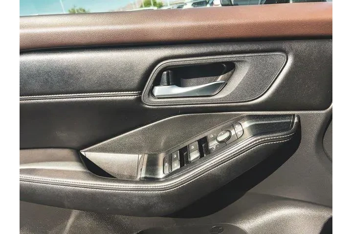 $17997 : Nissan Rogue 2023 SV 4dr Cro image 9