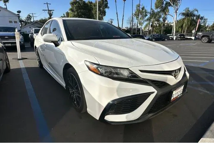 $25799 : Toyota Camry 2024 SE 4dr Sed image 2