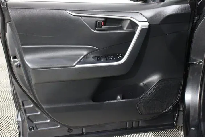 $29998 : Toyota RAV4 2023 AWD LE 4dr image 6