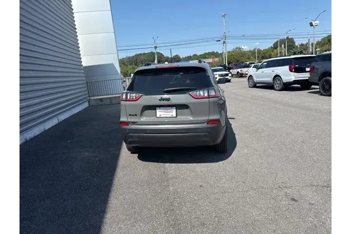 Jeep Cherokee 2023 4x4 Altit image 6