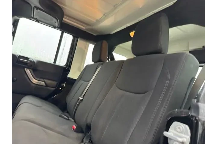 $15998 : Jeep Wrangler Unlimited 2015 image 6