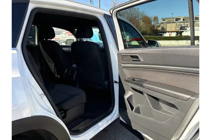 $20999 : 2020 Atlas Cross Sport S 4Mot image 10