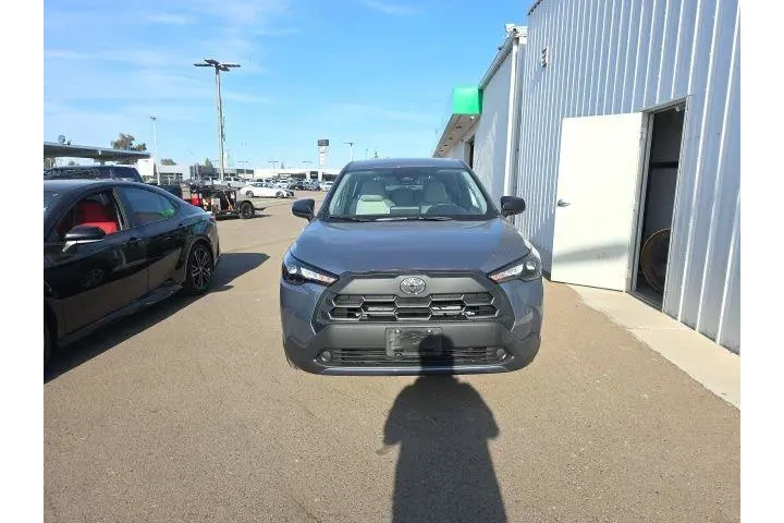 $29900 : Toyota Corolla Cross 2026 L image 2