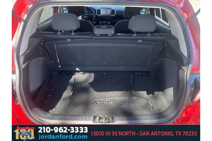 $17888 : Hyundai VENUE 2023 SEL 4dr C image 10