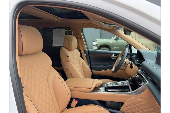 $60 : Genesis GV80 2024 AWD 3.5T 4 image 9