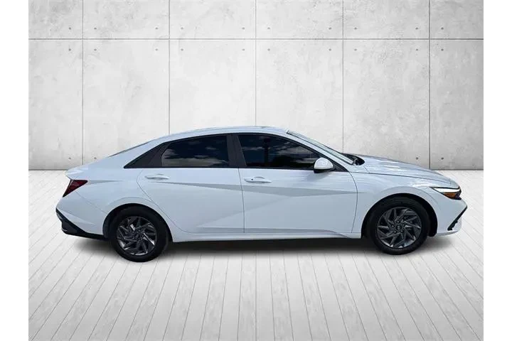 $18985 : Hyundai ELANTRA 2024 SEL 4dr image 6