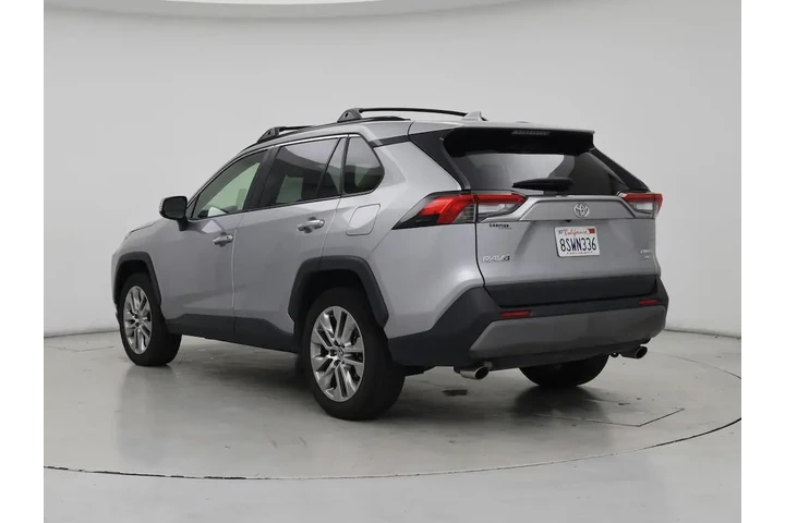 $31998 : Toyota RAV4 2020 AWD Limited image 2