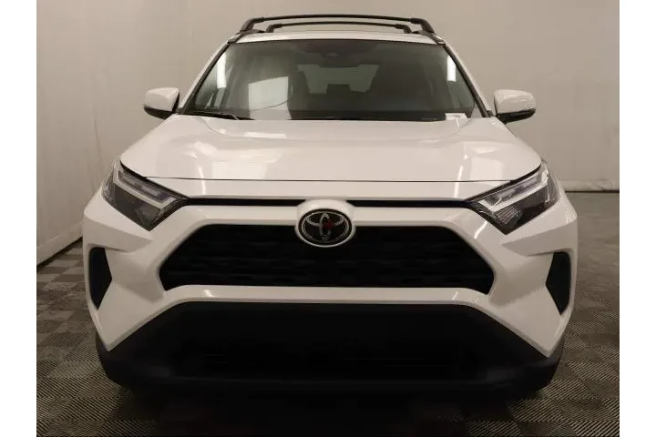 $35995 : Toyota RAV4 Hybrid 2025 AWD image 3