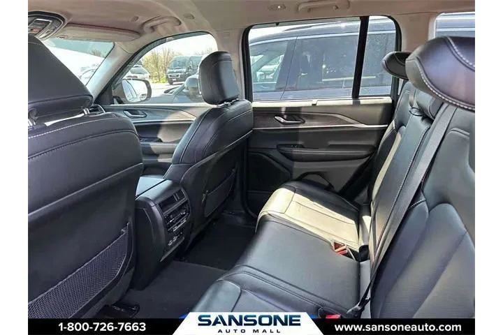 $37459 : Jeep Grand Cherokee 2024 4x4 image 8