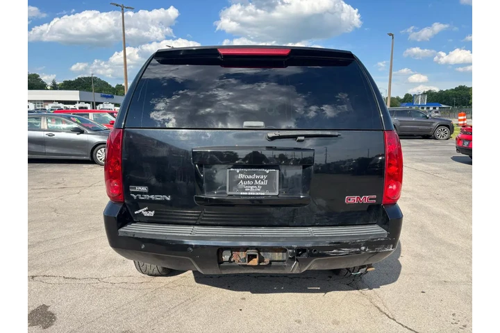 $3980 : 2007 GMC Yukon 4WD 4dr 1500 S image 3