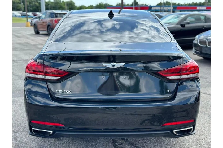 2016 HYUNDAI GENESIS 3.8 SEDA image 10