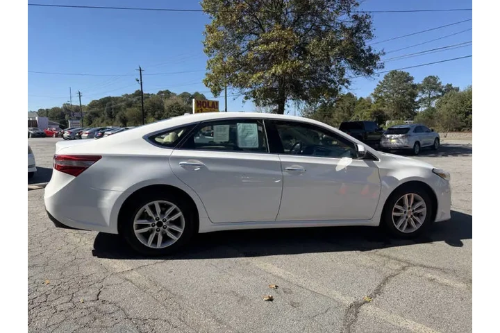2015 Avalon XLE image 6