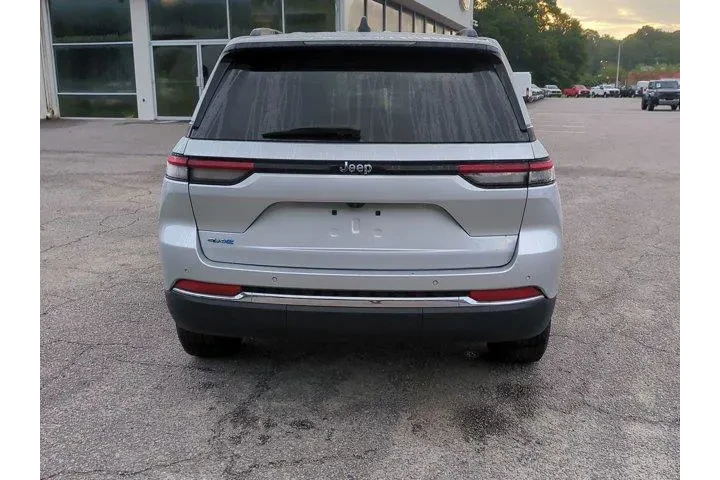 $28680 : Jeep Grand Cherokee 2023 4x4 image 5