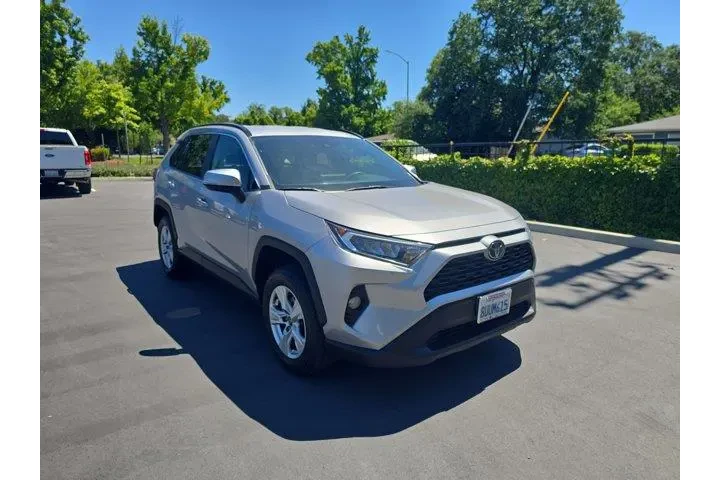 $19995 : Toyota RAV4 2020 AWD XLE 4dr image 1