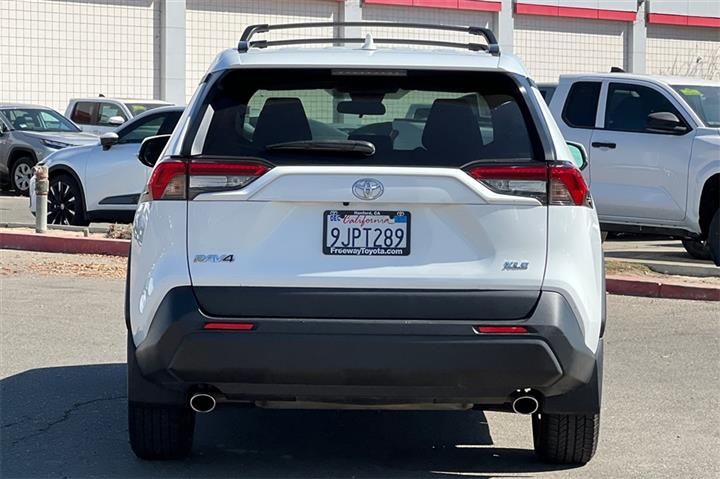 $22600 : RAV4 XLE image 6