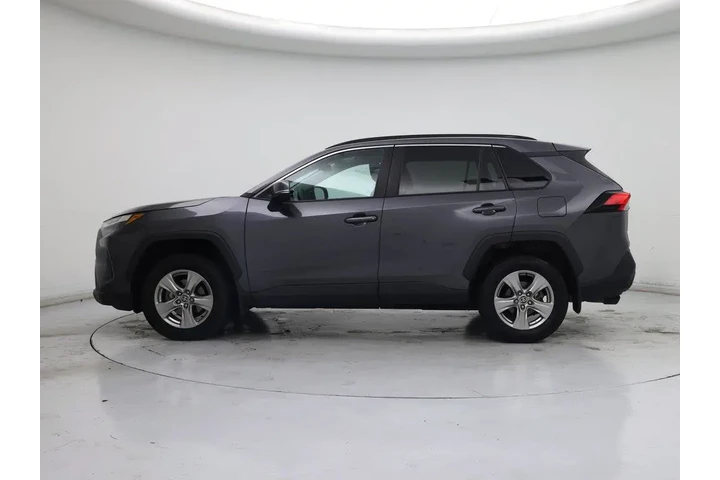 $29998 : Toyota RAV4 2023 AWD XLE 4dr image 3