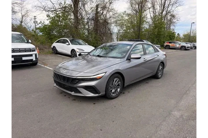$18900 : Hyundai ELANTRA 2024 SEL 4dr image 8