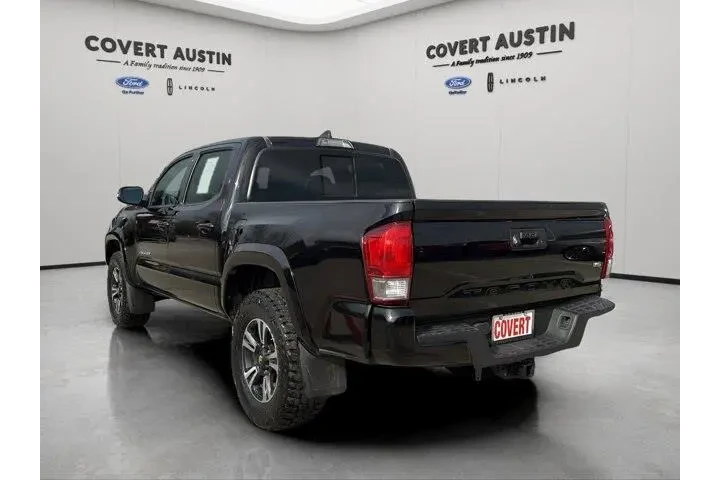 $24854 : Toyota Tacoma 2017 4x4 TRD P image 3