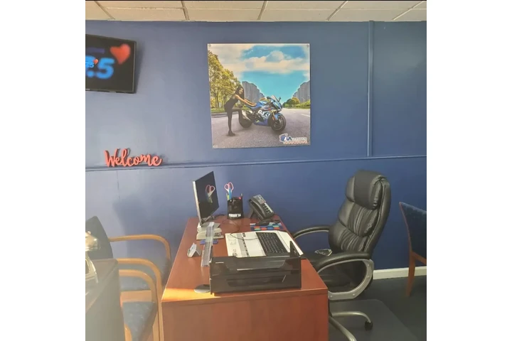$650 : RENTO ESPACIO DE OFICINA!! image 3