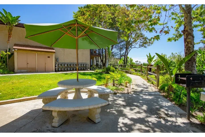 $1100 : Cozy 1-Bedroom and 1-Bathroom image 10