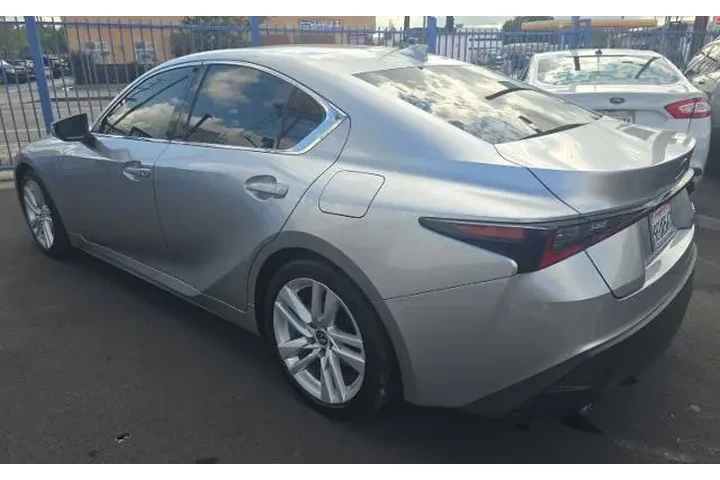 $35000 : Lexus IS 300 2023 4dr Sedan image 3