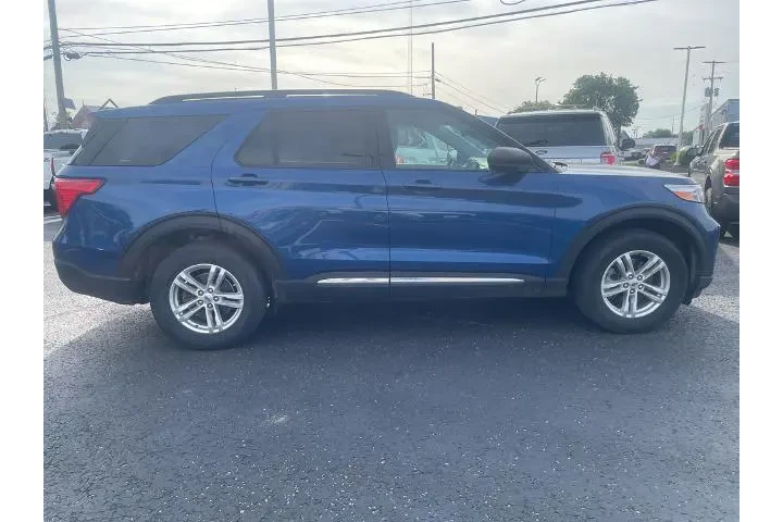 $31025 : Ford Explorer 2023 AWD XLT 4 image 9