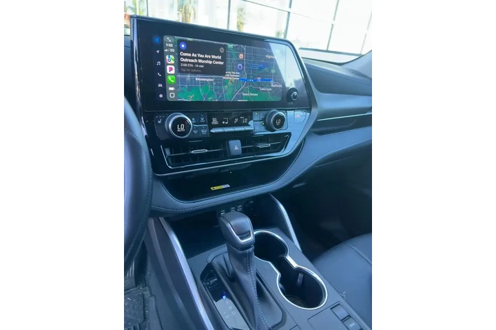 $35269 : Toyota Highlander 2023 LE 4d image 6