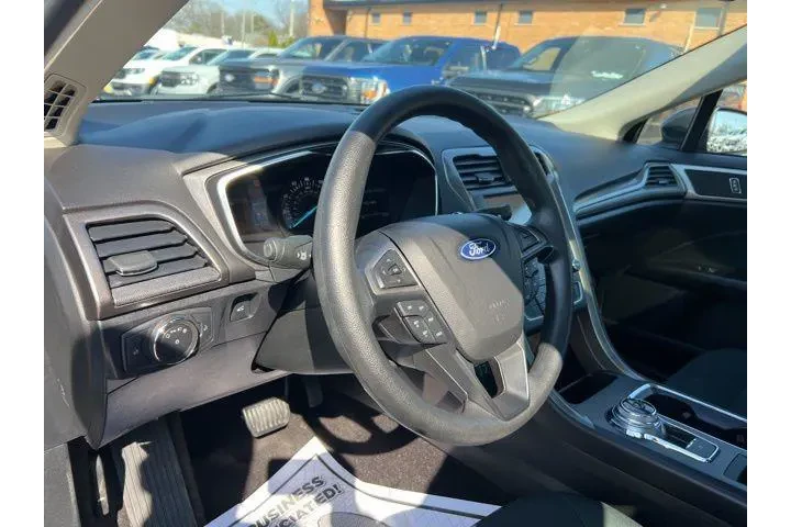 $19850 : Ford Fusion 2020 AWD SE 4dr image 7