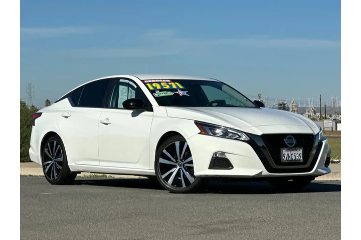 $18559 : Nissan Altima 2022 2.5 SR 4d image 2