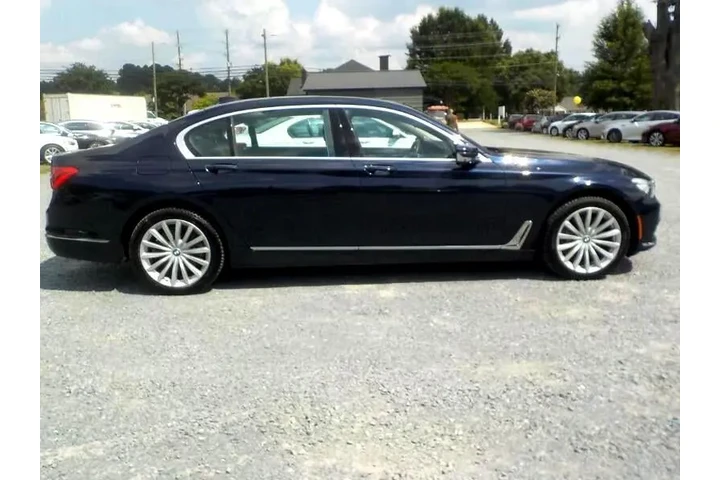 $21956 : 2019 7-Series 740i xDrive image 6