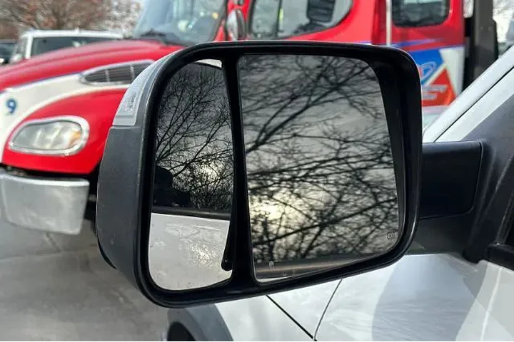 $25995 : Ram 1500 2016 4x4 Rebel 4dr image 8