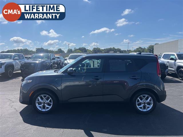 $17991 : PRE-OWNED 2022 KIA SOUL LX image 4