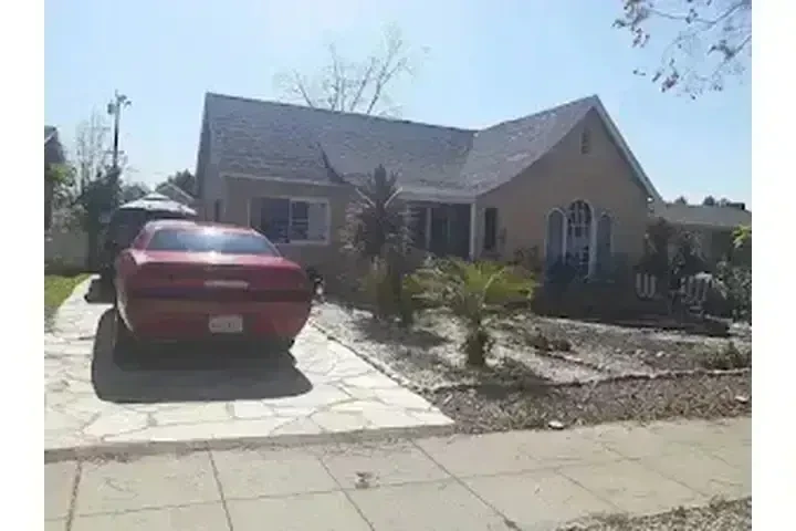 $1100 : UPTOWN WHITTIER CUARTO image 5