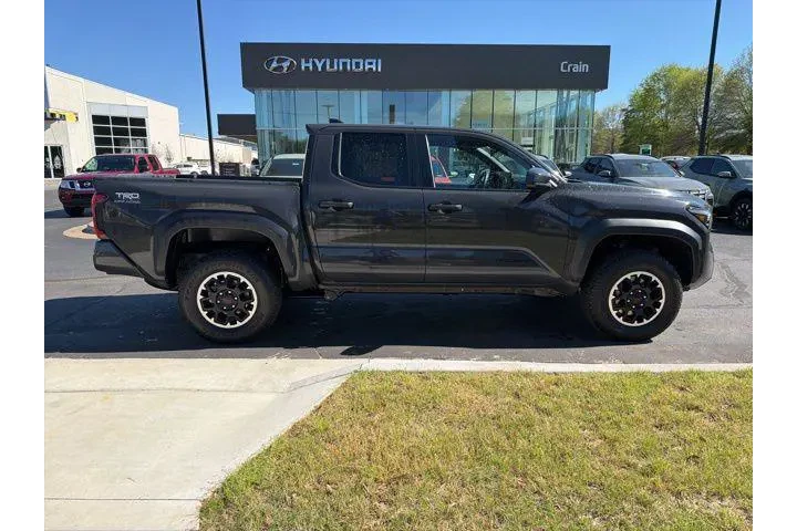 $39409 : Toyota Tacoma 2025 4x4 SR5 4 image 9
