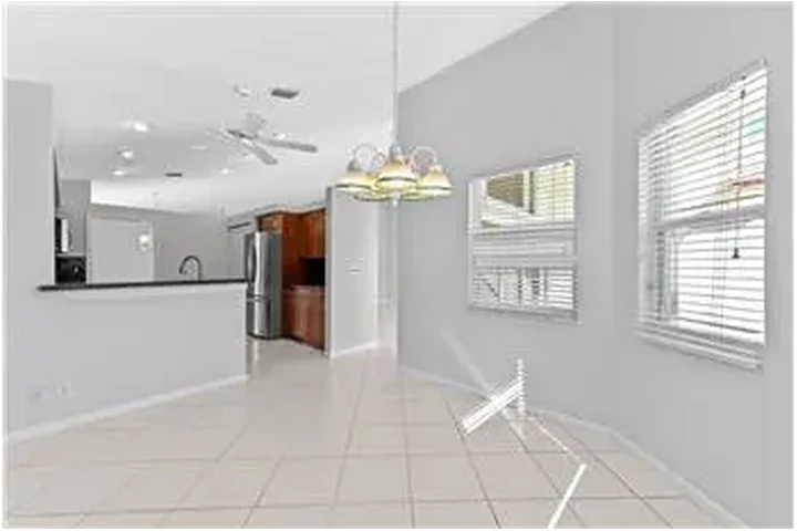 $3900 : Rental property with 3 bedro image 8