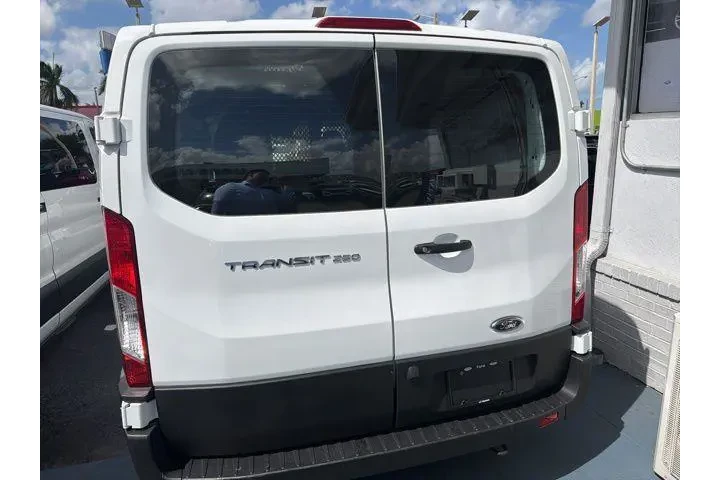 $32990 : Ford Transit 2024 250 3dr SW image 5
