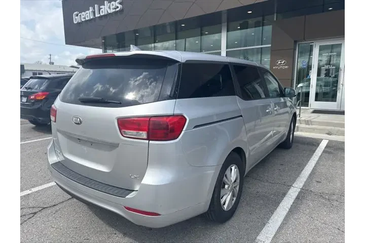 $12977 : Kia Sedona 2017 LX 4dr Mini- image 5