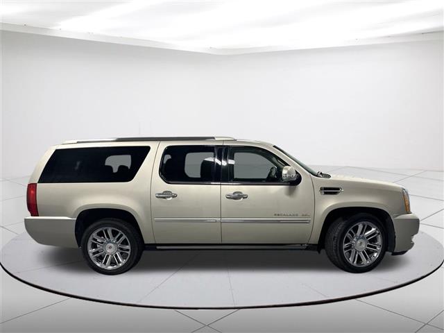 $14794 : Pre-Owned 2013 Escalade ESV P image 2